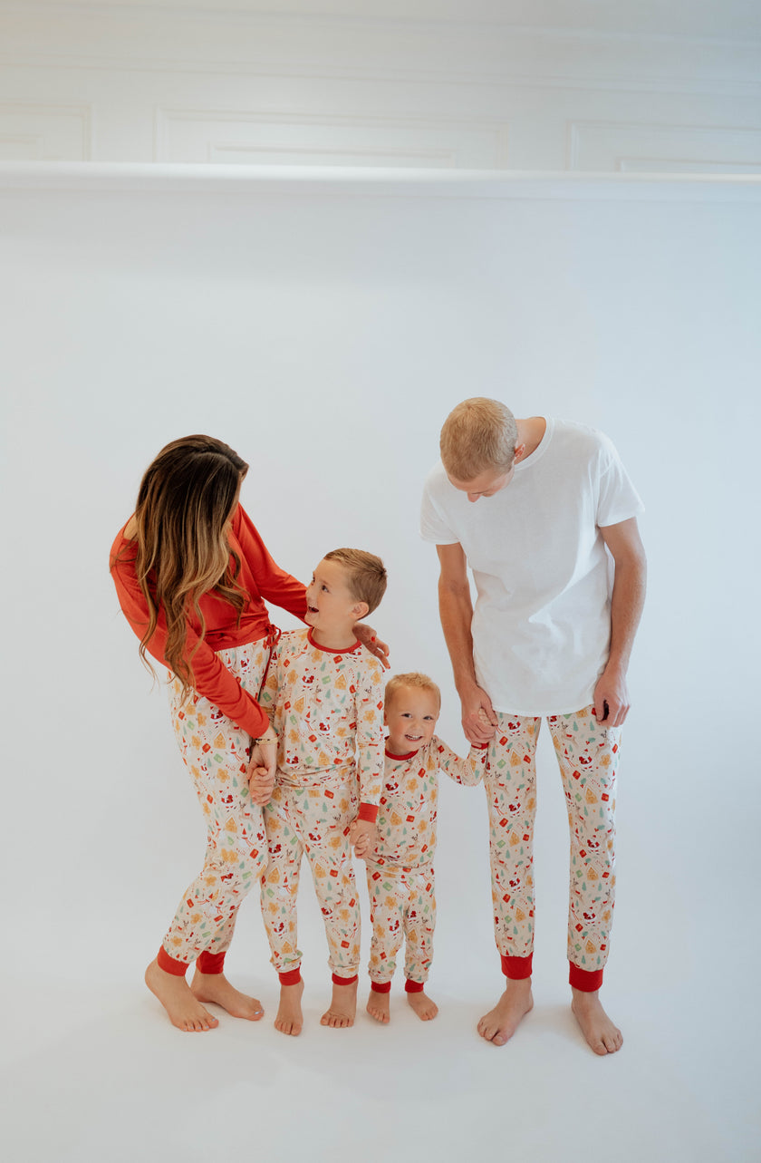 Enchanted Christmas Men’s Pants