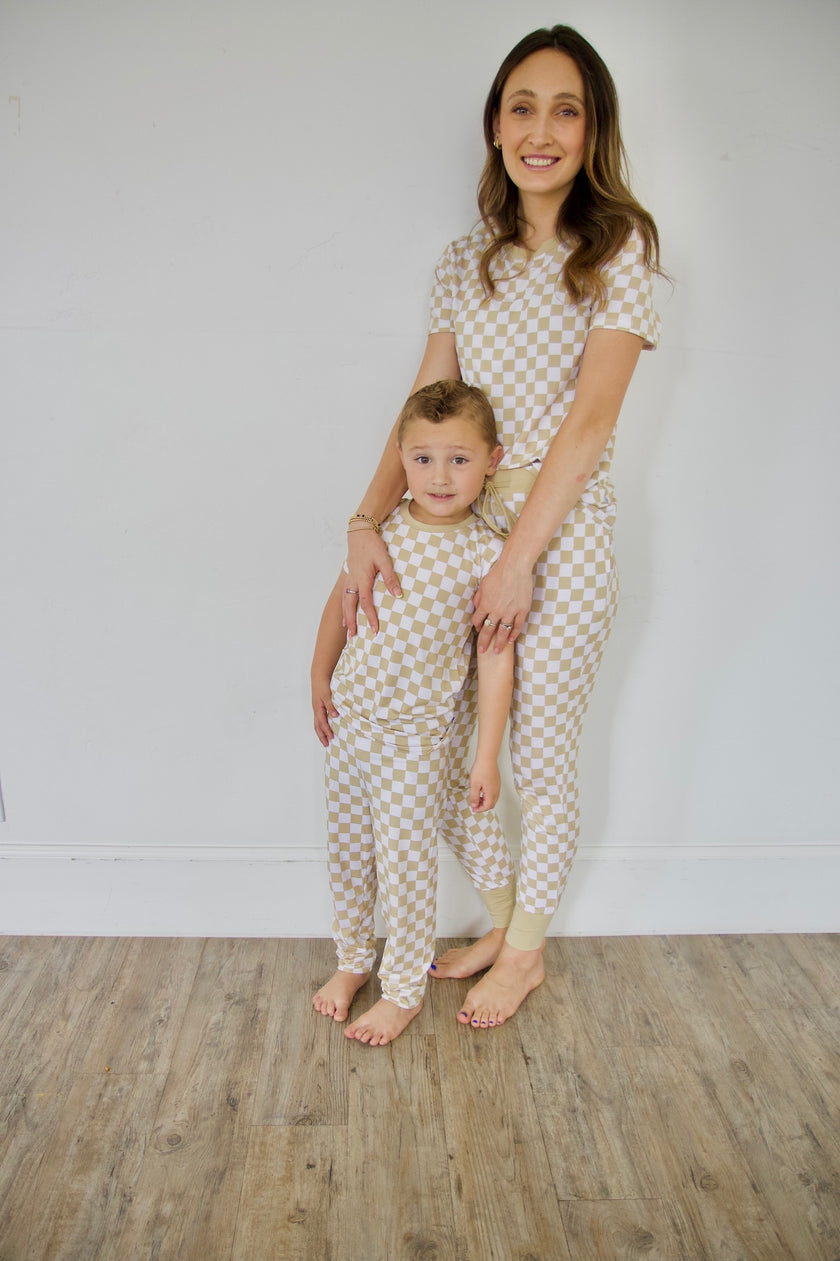 Neutral Grid Two Piece Set