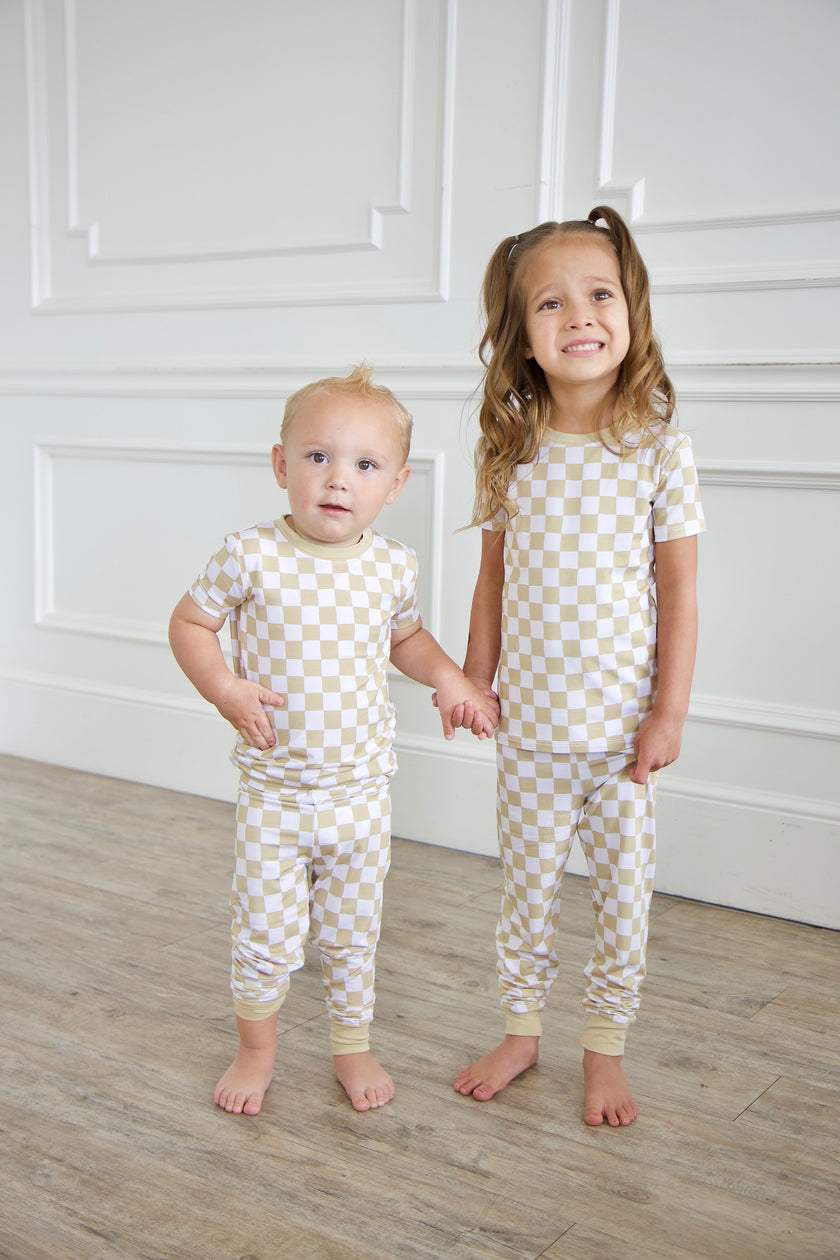 Neutral Grid Two Piece Set