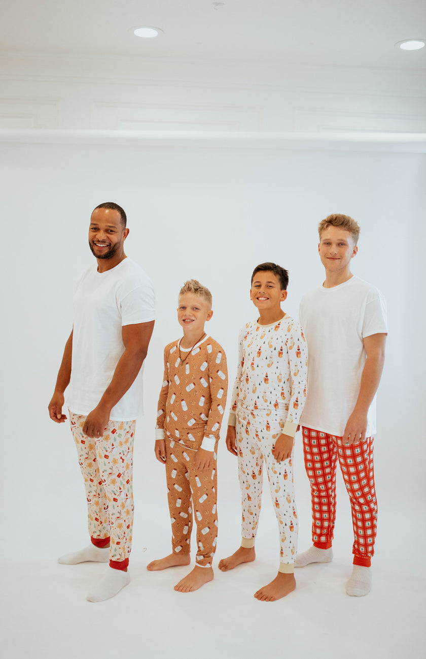 Enchanted Christmas Men’s Pants