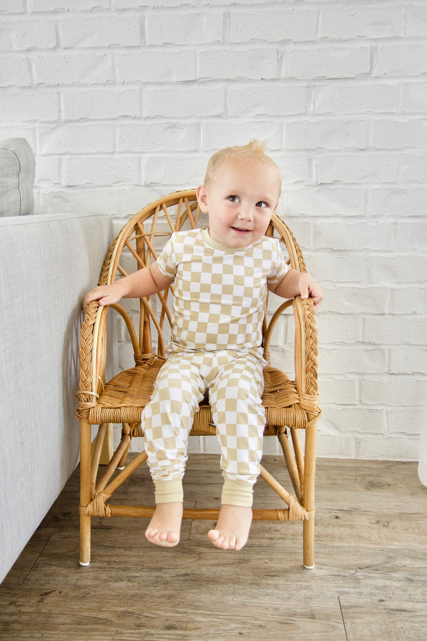 Neutral Grid Two Piece Set